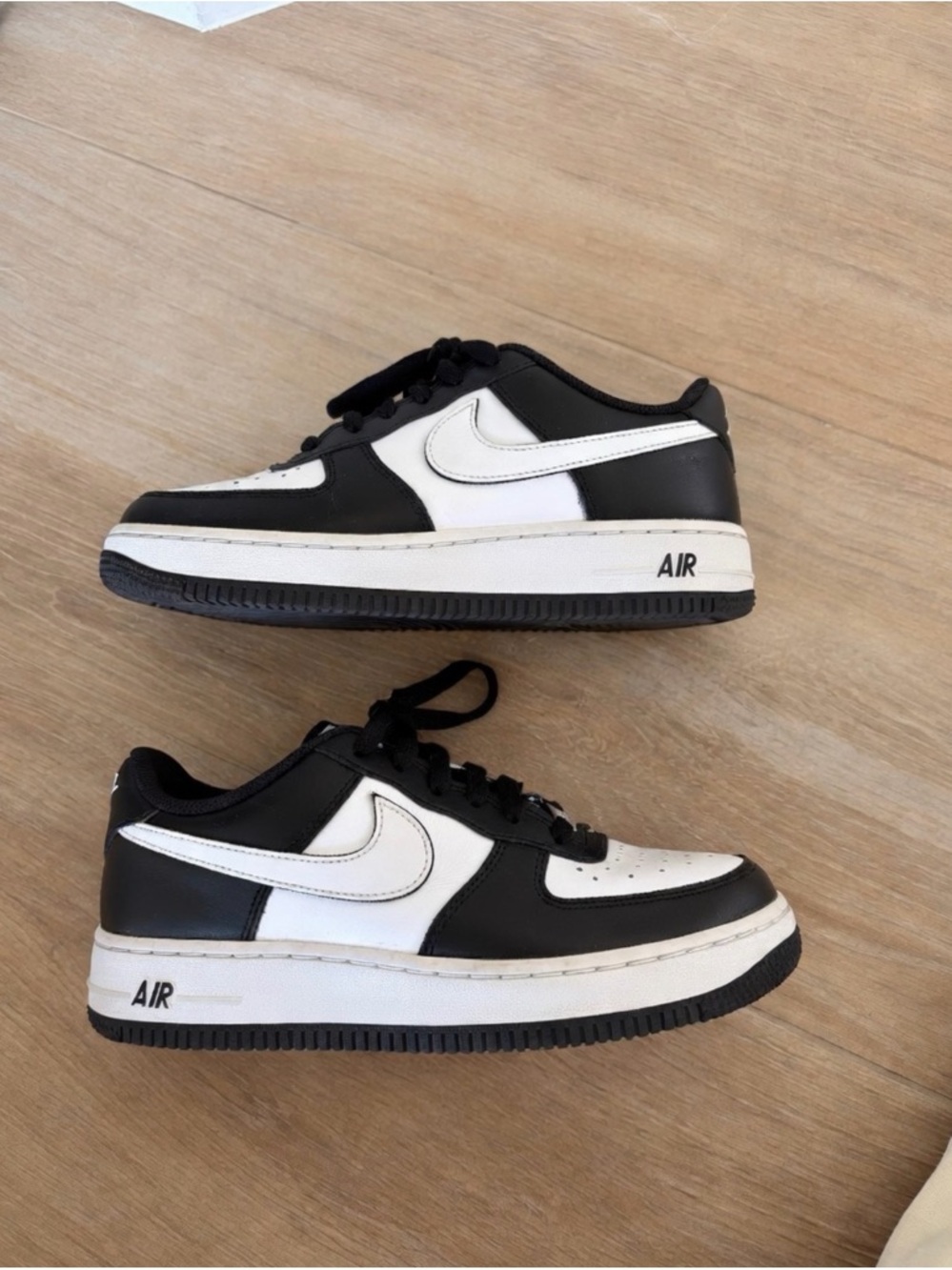 Nike Kids Black and White Low Top Sneakers